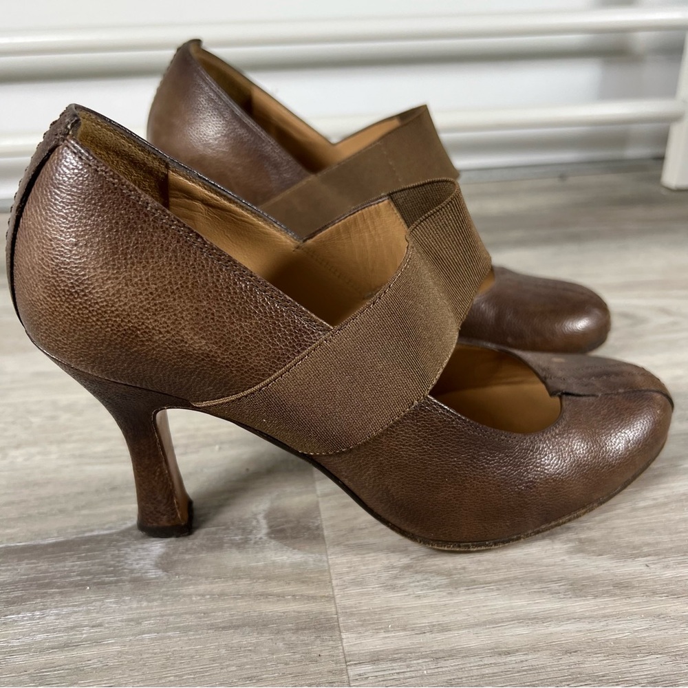 Marni Pumps, Round Toe Brown Leather Elastic Strap, size 38.5 Euro, Size 8 US
